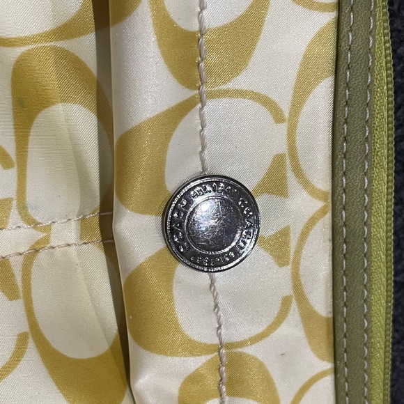 Coach wristlet green and cream - Picture 6 of 7